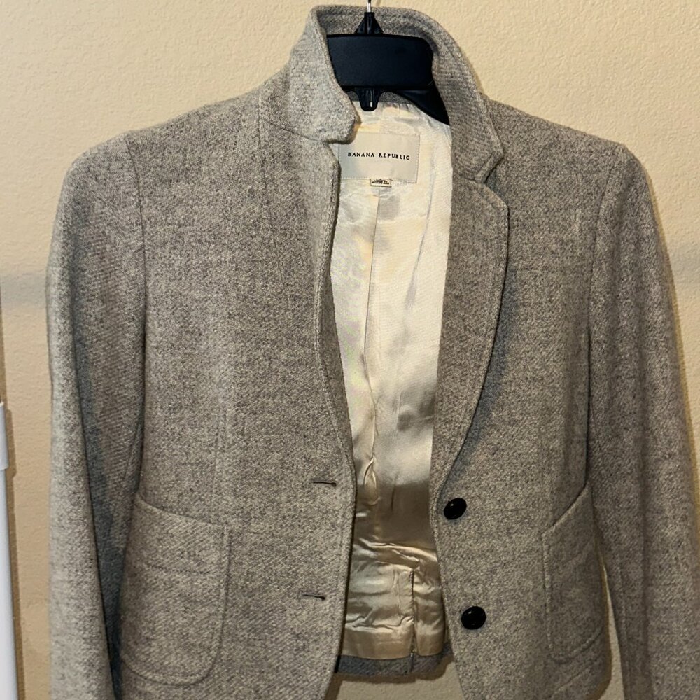 🤍 Banana Republic Light Gray Wool Blend Blazer | Size 4